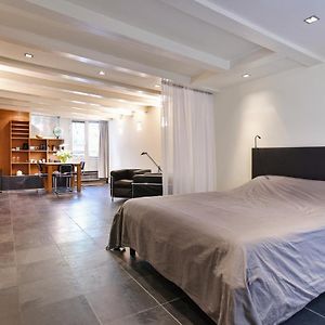 Studio met een King Size Bed